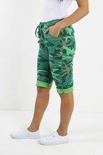 Load image into Gallery viewer, Italian Magic Shorts/Chinos Camo Green