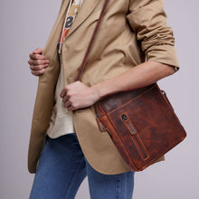 Load image into Gallery viewer, Greenwood Leather Dallas Crossbody Bag ~ Sandal