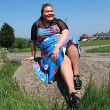 Load image into Gallery viewer, SNAG Sheer 30 Den Pantyhose ~ Caramel Latte