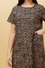 Load image into Gallery viewer, Caroline Morgan Geometric Shift Dress ~ Black & Tan
