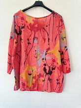 Load image into Gallery viewer, Italian Made Cotton Top Splash Print ~ Coral Sz 8-18