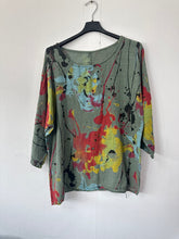 Load image into Gallery viewer, Italian Made Cotton Top Splash Print ~ Khaki Sz 8-18