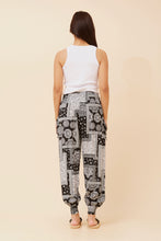 Load image into Gallery viewer, Caroline Morgan Relaxed Patchwork Print Harem Pants ~ B&W
