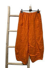 Load image into Gallery viewer, Colette Plain Barrel Leg Linen Pants ~ Rust