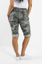 Load image into Gallery viewer, Italian Magic Shorts/Chinos Camo Khaki