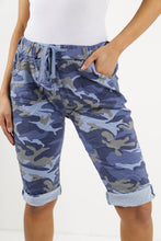 Load image into Gallery viewer, Italian Magic Shorts/Chinos Camo Denim