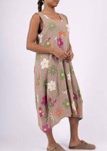 Load image into Gallery viewer, Colette Italian Made Linen Sleeveless Daisy Maxi Dress ~ Apple
