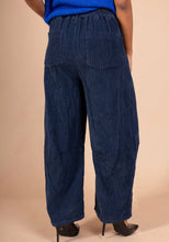 Load image into Gallery viewer, Colette Plain Barrel Leg Corduroy Pants v2 ~ Beige
