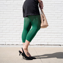 Load image into Gallery viewer, SNAG Capri Tights ~ Foliage
