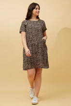 Load image into Gallery viewer, Caroline Morgan Geometric Shift Dress ~ Black &amp; Tan

