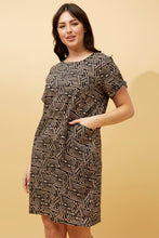Load image into Gallery viewer, Caroline Morgan Geometric Shift Dress ~ Black &amp; Tan
