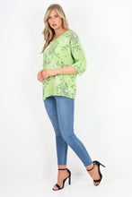 Load image into Gallery viewer, Italian Cotton Top Bloom Print Lime Sz 8-18
