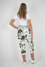 Load image into Gallery viewer, Italian Stretch Cotton Trousers Flower Khaki
