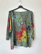 Load image into Gallery viewer, Italian Made Cotton Top Splash Print ~ Khaki Sz 8-18
