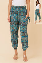 Load image into Gallery viewer, Caroline Morgan Relaxed Tahani Harem Pants ~ Green
