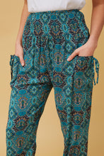 Load image into Gallery viewer, Caroline Morgan Relaxed Tahani Harem Pants ~ Green
