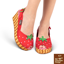 Load image into Gallery viewer, Sandals ~ Strawbella
