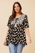 Load image into Gallery viewer, Caroline Morgan Print Top ~ Daisies
