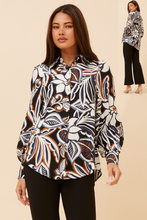 Load image into Gallery viewer, Caroline Morgan Viscose Print Top ~ Contrast Floral
