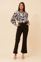 Load image into Gallery viewer, Caroline Morgan Viscose Print Top ~ Contrast Floral

