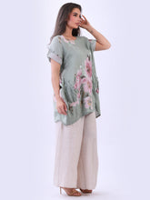 Load image into Gallery viewer, Italian Linen Big Flower Top Khaki Sz 14-20
