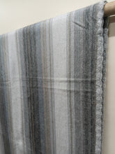 Load image into Gallery viewer, Alpaca Blanket ~ GRY002 Made in Ecuador, Dble/Queen Size

