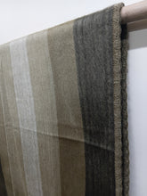 Load image into Gallery viewer, Alpaca Blanket ~ BWN001 Made in Ecuador, Dble/Queen Size
