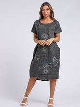Load image into Gallery viewer, Made in Italy Classic Shift Bouquet Linen Dress ~ Charcoal
